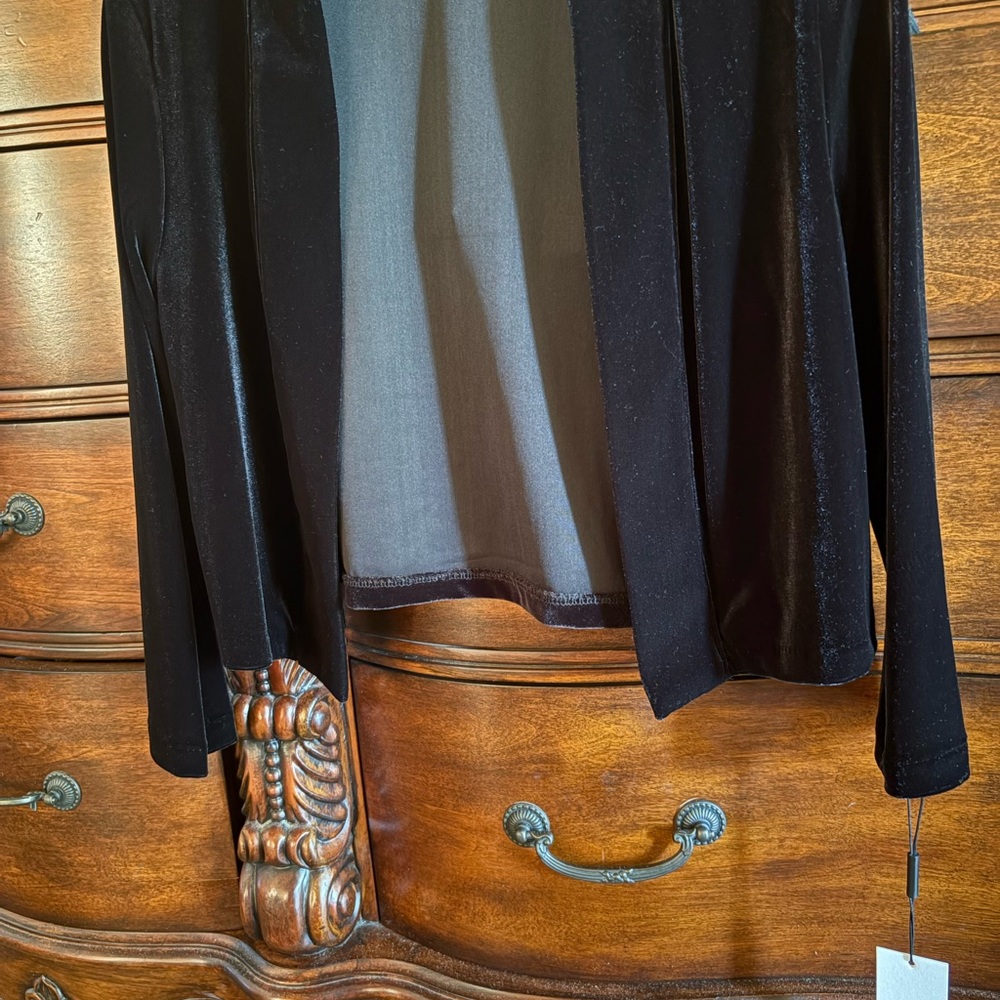 Elegant Black Velvet Blazer